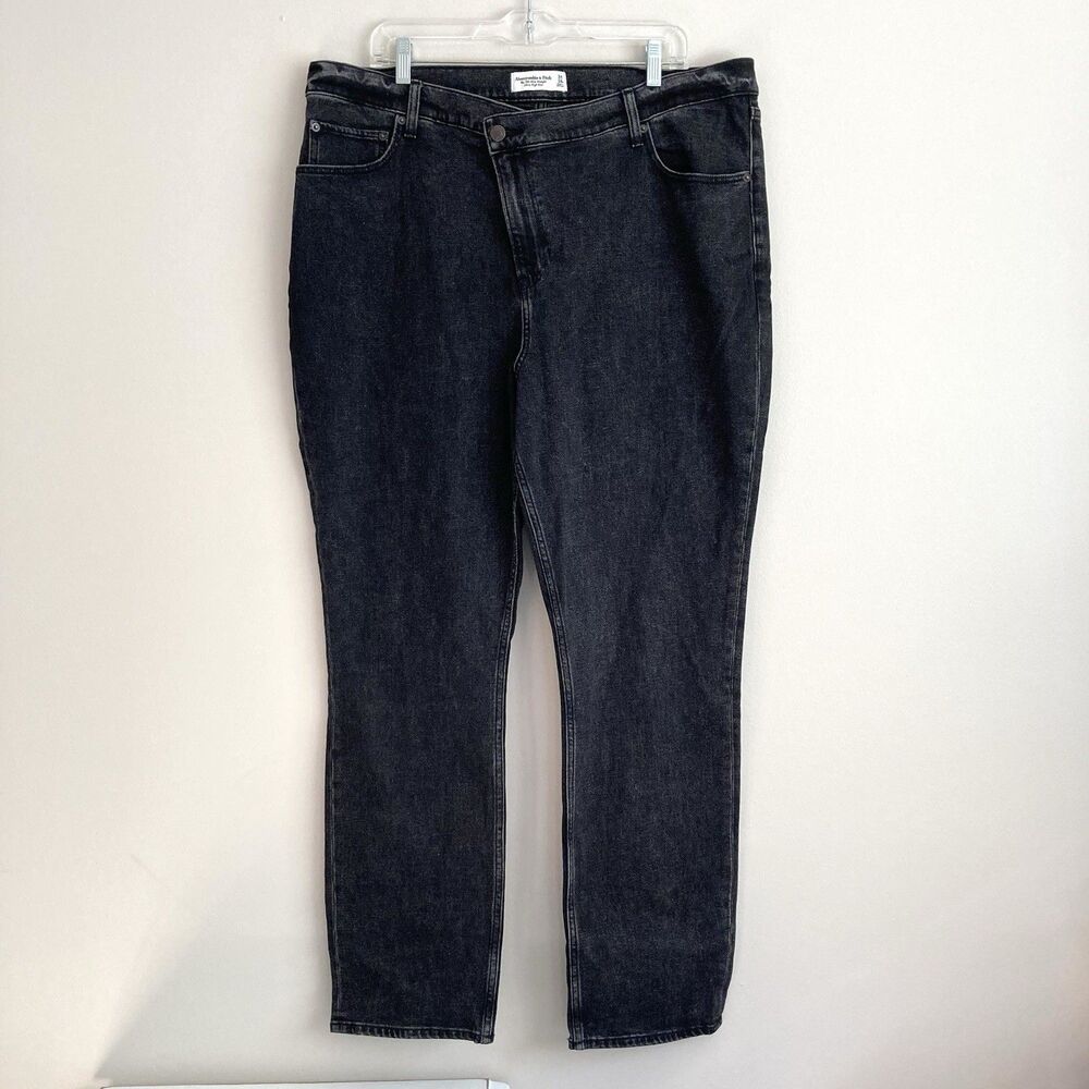 Abercrombie & Fitch The 90s Straight Ultra High Rise Jeans Size 34/18R Black
